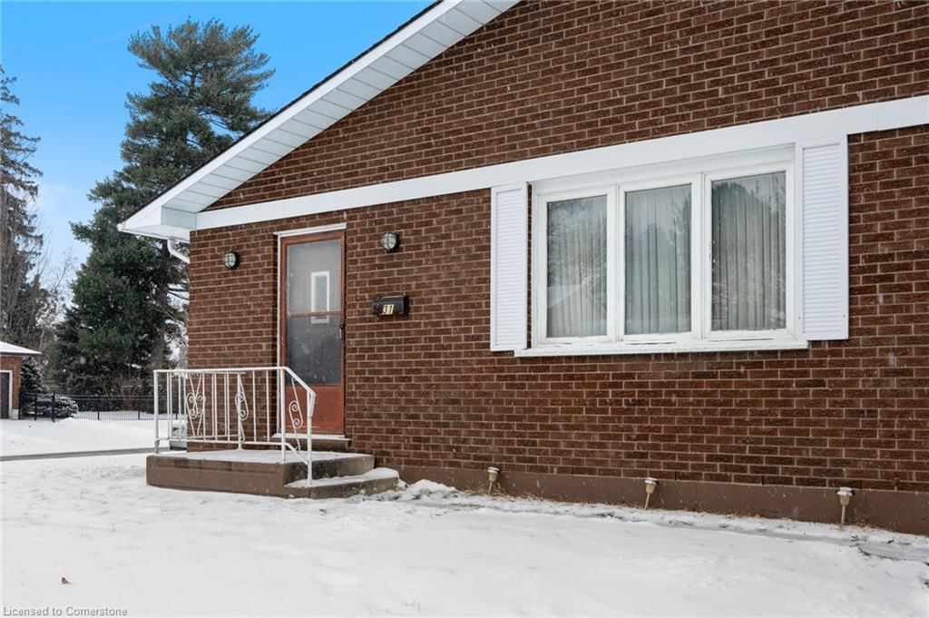 Single Family Residence for sale at 31 Thomson Road, Simcoe, Town of Simcoe, N3Y 5A3 - MLS: 40691583