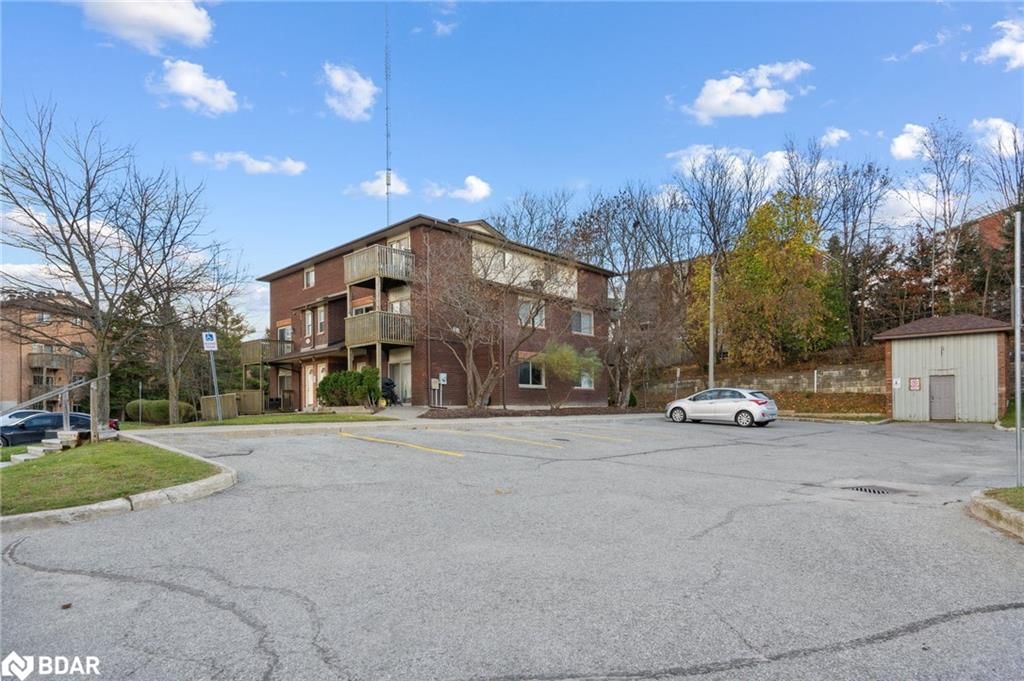 Condo/Apt Unit for sale at 17 Meadow Lane, Barrie, Ardagh, L4N 7K3 - MLS: 40691803