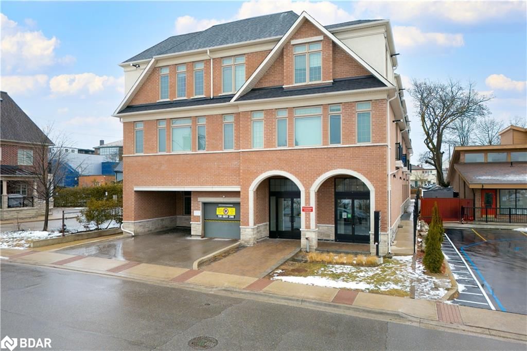 Condo/Apt Unit for sale at 207-215 Broadway Street, Mississauga, Streetsville, L5M 1J1 - MLS: 40691833