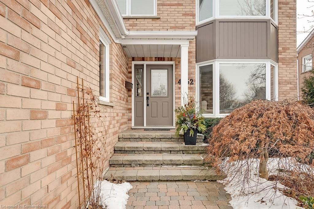 Single Family Residence for sale at 4152 Millcroft Park Drive, Burlington, Millcroft, L7M 3V1 - MLS: 40691933