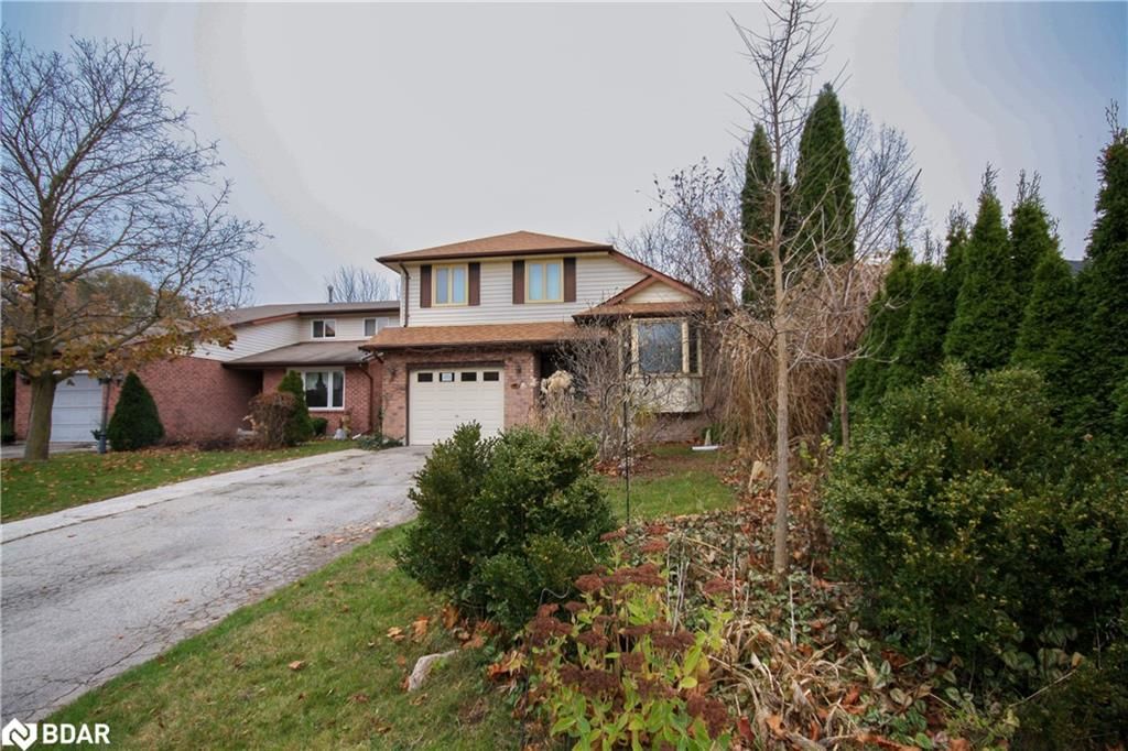 Single Family Residence for sale at 17 Mcconkey Place, Barrie, Allandale, L4N 6H1 - MLS: 40691945