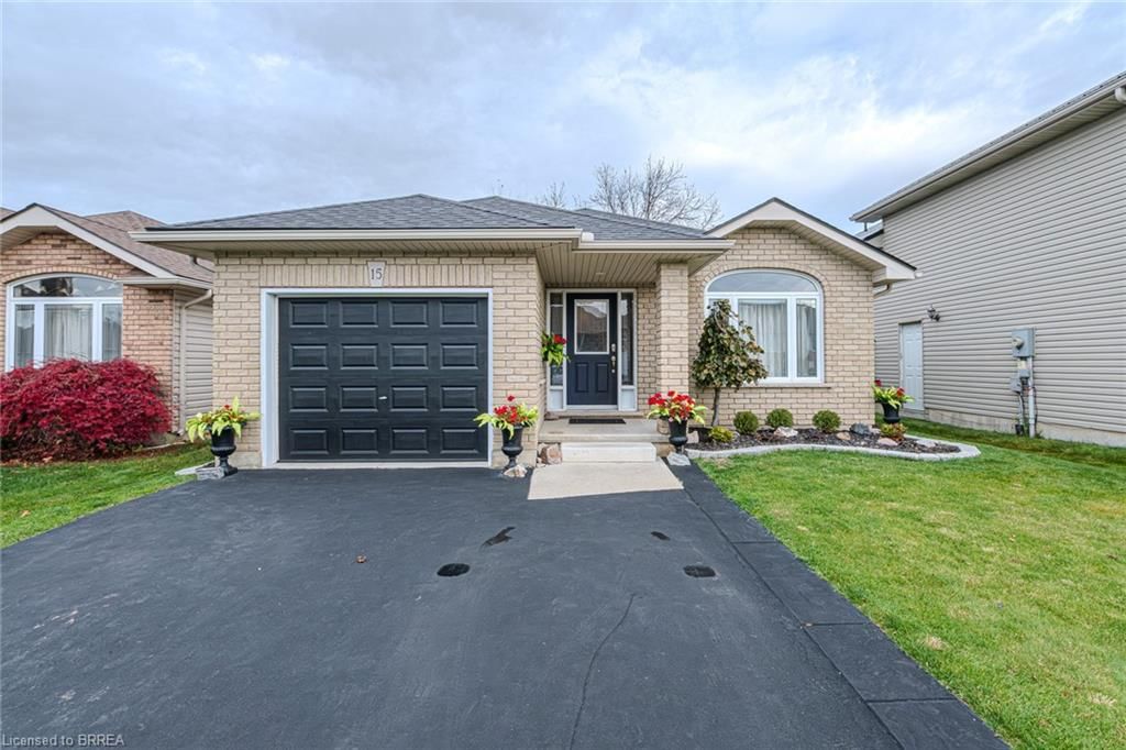 Single Family Residence for sale at 15 Landon Avenue, Simcoe, Town of Simcoe, N3Y 5J8 - MLS: 40691972