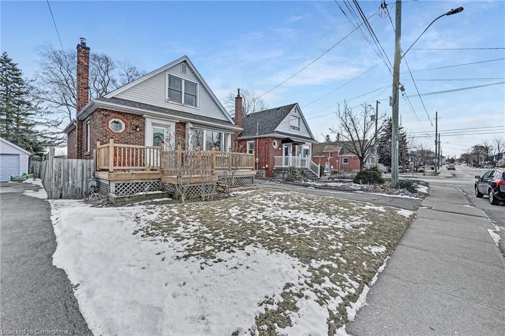 Single Family Residence for sale at 237 East 19th Street, Hamilton, Inch Park, L9A 4S4 - MLS: 40692199