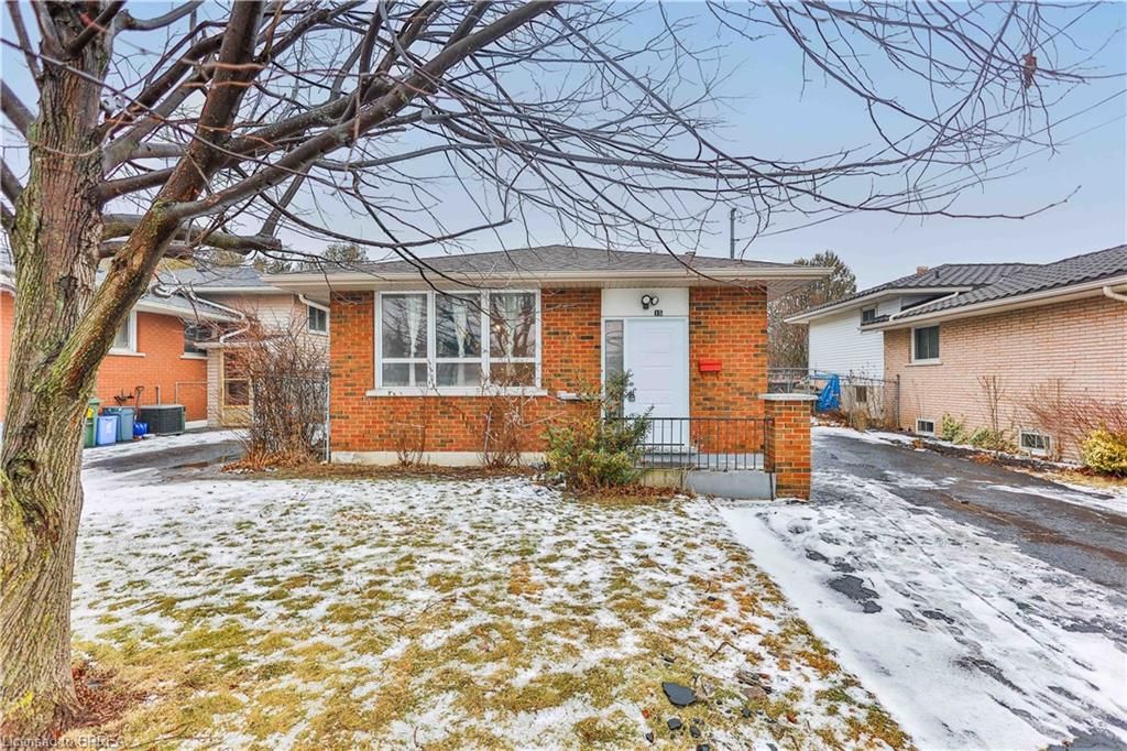 Single Family Residence for sale at 15 Queensbury Drive, Hamilton, Quinndale, L8W 1J1 - MLS: 40692410