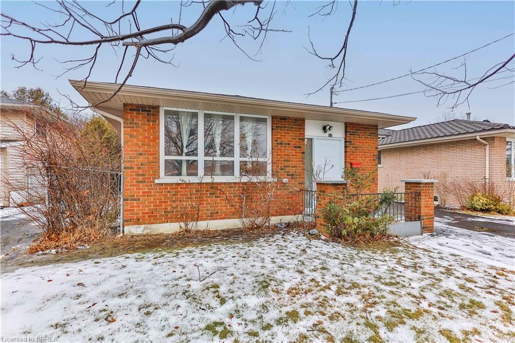 Single Family Residence for sale at 15 Queensbury Drive, Hamilton, Quinndale, L8W 1J1 - MLS: 40692410