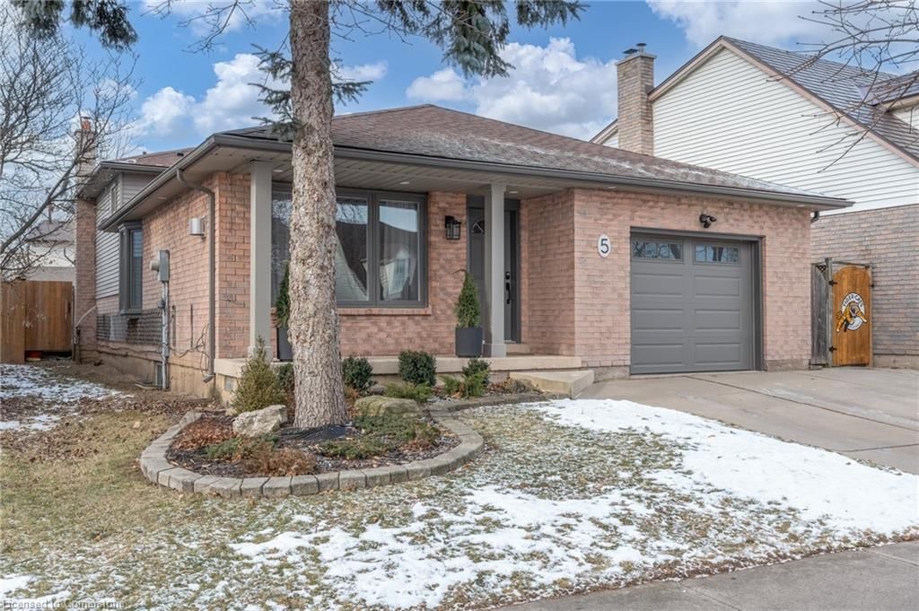 Single Family Residence sold at 5 Ventura Drive, Stoney Creek, Valley Park, L8J 1X7 - MLS: 40692472