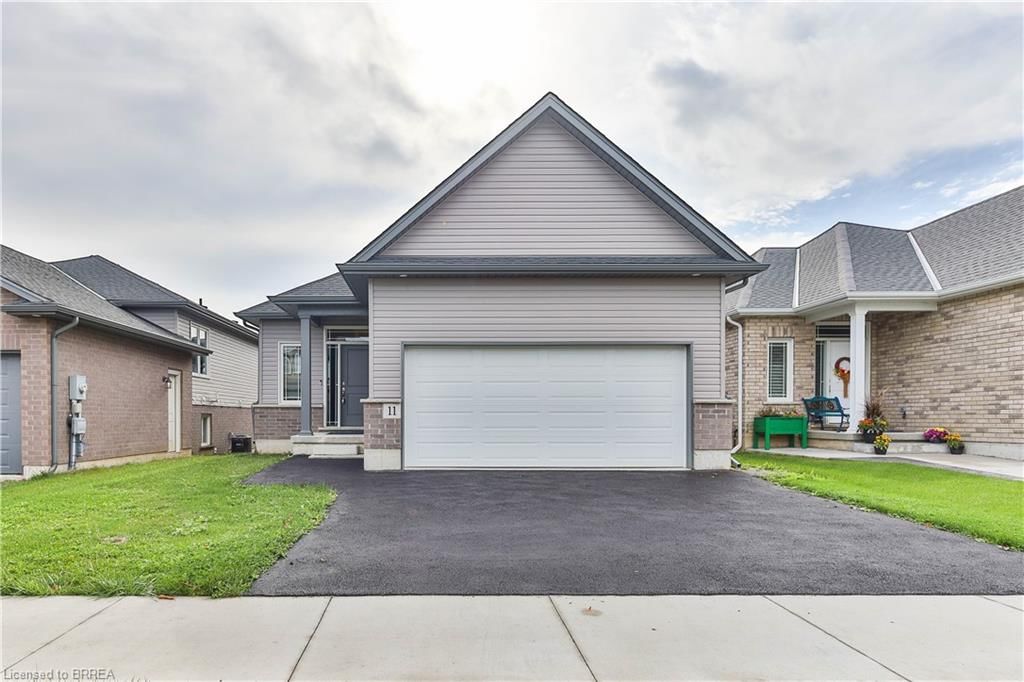 Single Family Residence for sale at 11 Tucker Street, Thorold, Hurricane/Merrittville, L2V 0G3 - MLS: 40692741