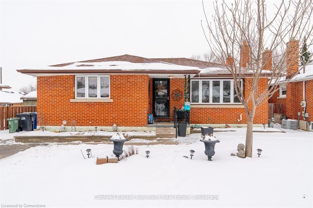 Single Family Residence for sale at 21 Louisa Drive, Guelph, St. George's, N1E 4T4 - MLS: 40692902