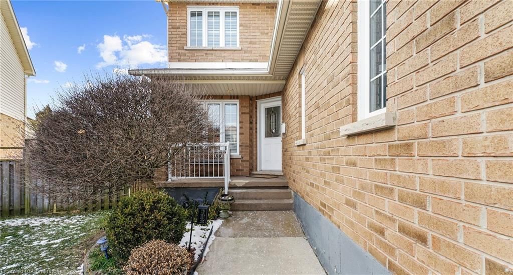 Single Family Residence for sale at 23 Lanza Court, Hamilton, Berrisfield, L8T 5A8 - MLS: 40692917