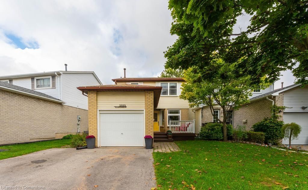 Single Family Residence for sale at 2323 Glastonbury Road, Burlington, Brant Hills, L7P 4L7 - MLS: 40693054