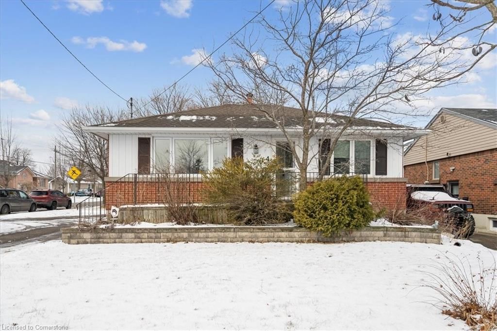 Single Family Residence for sale at 4 Fernwood Crescent, Hamilton, Hampton Heights, L8T 3L1 - MLS: 40693424