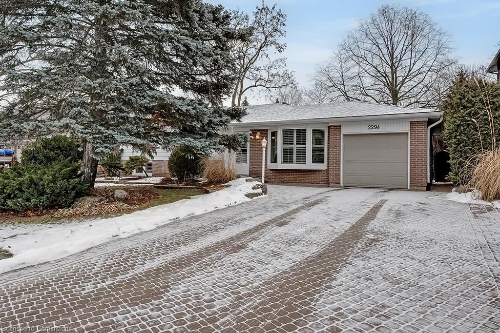 Single Family Residence for sale at 2294 Yolanda Drive, Oakville, WO West, L6L 2H8 - MLS: 40693501