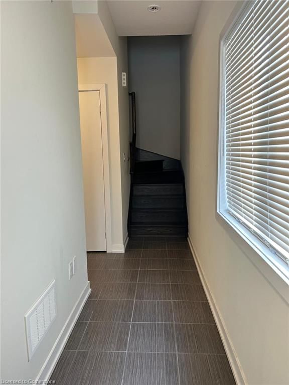 92 - 590 N Service Road