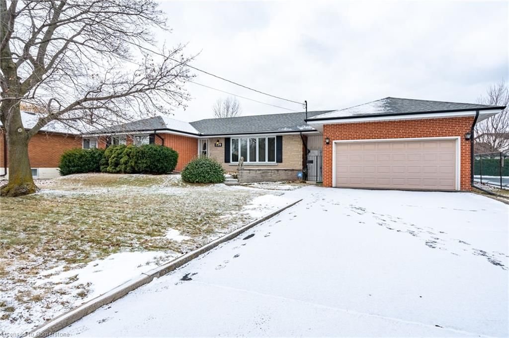 Single Family Residence for sale at 209 Nash Road, Hamilton, Kentley, L8H 2P8 - MLS: 40693612