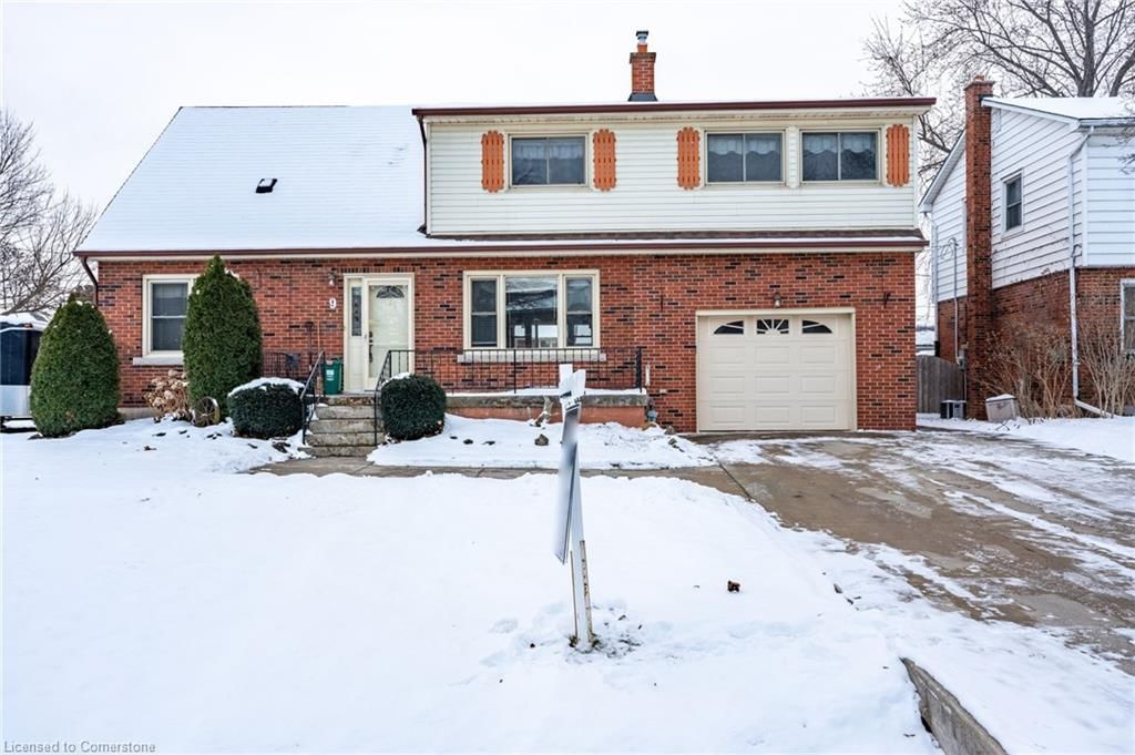 Single Family Residence sold at 9 Rodney Avenue, Grimsby, Grimsby Beach (540), L3M 2K4 - MLS: 40693699