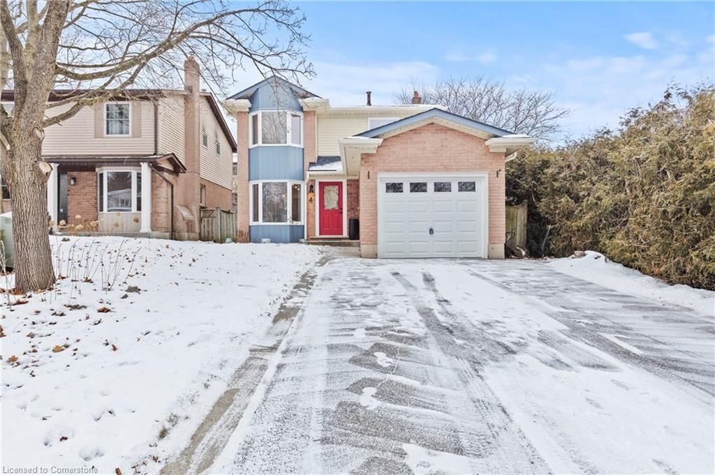 Single Family Residence for sale at 4 Knollwood Court, Dundas, Highland Park, L9H 3L5 - MLS: 40693787