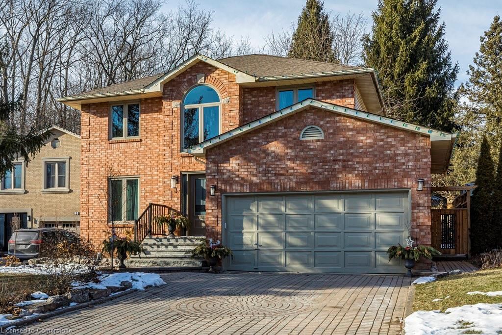 Single Family Residence sold at 3 Barrington Court, Dundas, Highland Park, L9H 6S6 - MLS: 40693858