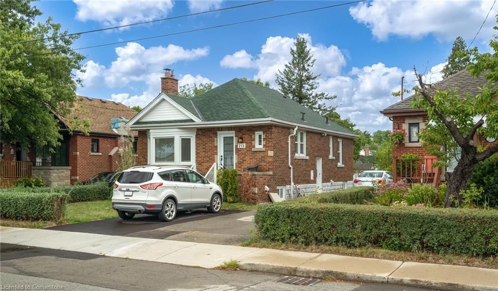 Single Family Residence for lease at 213 Inverness Avenue, Hamilton, Centremount, L9A 1H1 - MLS: 40693871