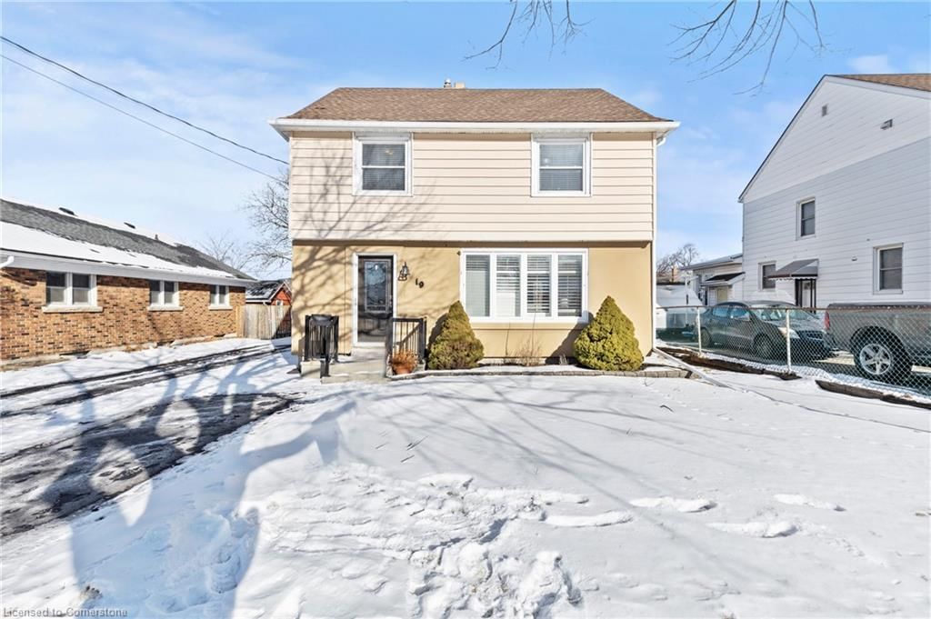 Single Family Residence sold at 19 Cedardale Avenue, St. Catharines, Secord Woods, L2P 1B2 - MLS: 40693959