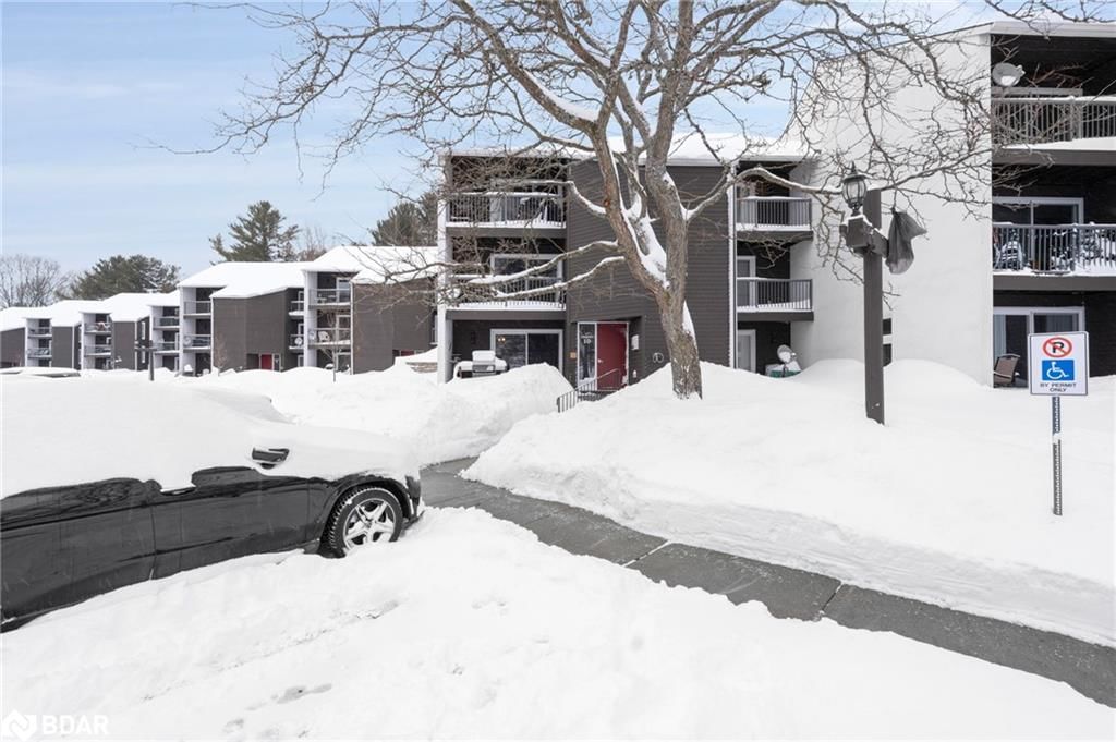 Condo/Apt Unit for sale at 220-1102 Horseshoe Valley Road, Barrie, Horseshoe Valley, L4M 4Y8 - MLS: 40693975