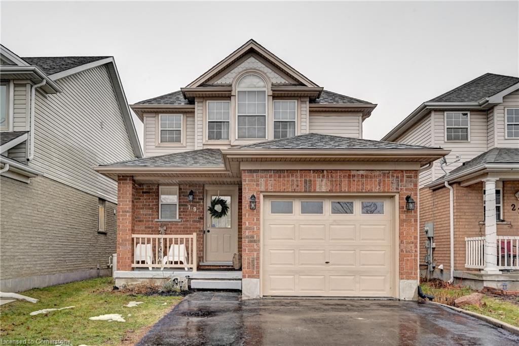 Single Family Residence sold at 19 Sofron Drive, Cambridge, Hillcrest/Cooper/Townline Estates, N3C 4G5 - MLS: 40694231