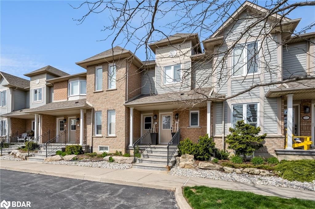 Row/Townhouse for sale at 58-515 North Service Road, Stoney Creek, Community Beach/Fifty Point, L8E 5X6 - MLS: 40694240