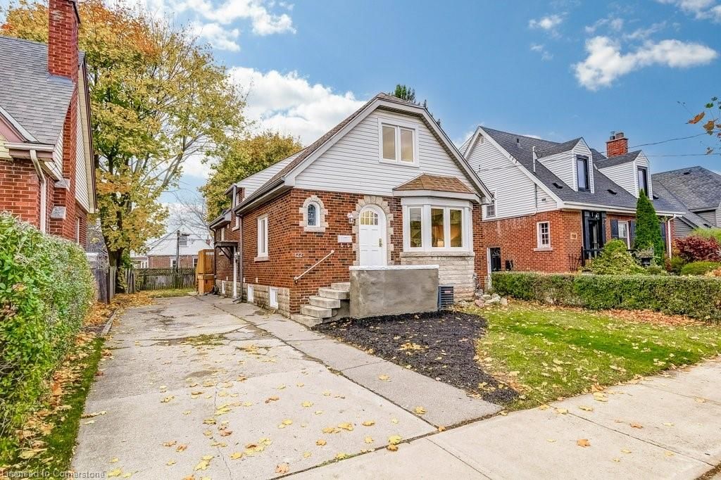 Single Family Residence sold at 122 Kenilworth Avenue, Hamilton, Delta, L8K 2T3 - MLS: 40694525