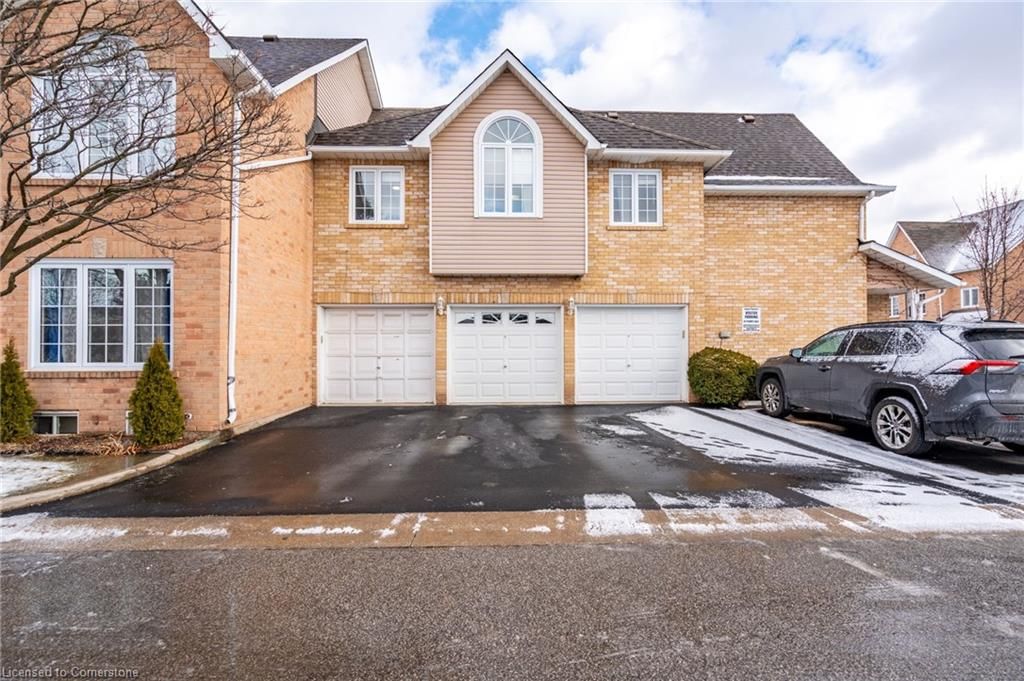 Row/Townhouse sold at 206-2075 Walkers Line, Burlington, Millcroft, L7M 4G7 - MLS: 40694727