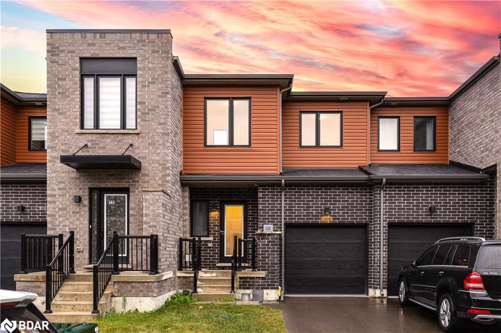 Row/Townhouse sold at 137 Turnberry Lane, Barrie, Painswick, L9J 0M8 - MLS: 40695043