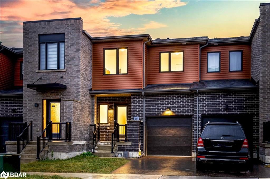 Row/Townhouse sold at 137 Turnberry Lane, Barrie, Painswick, L9J 0M8 - MLS: 40695043