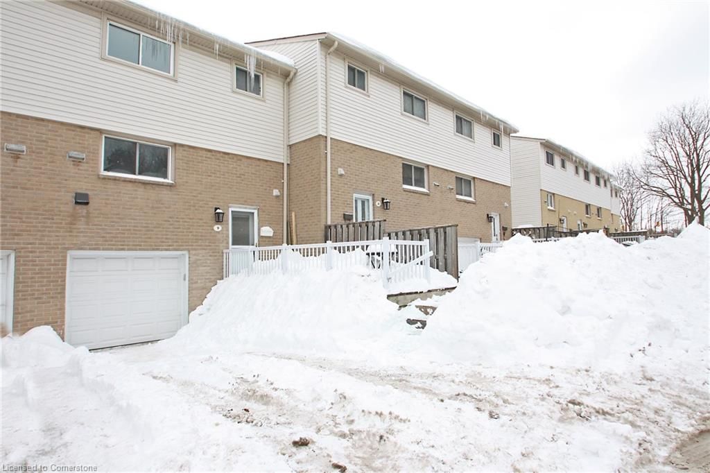 Row/Townhouse for sale at 9-51 Caroga Court, Hamilton, Gilbert, L9C 7C2 - MLS: 40695181