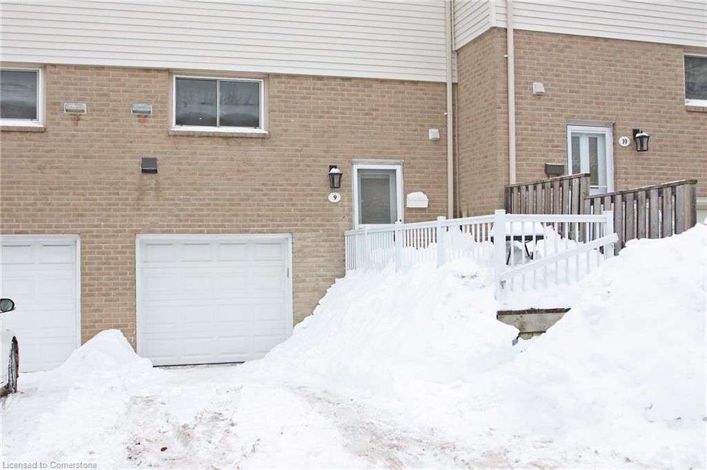 Row/Townhouse for sale at 9-51 Caroga Court, Hamilton, Gilbert, L9C 7C2 - MLS: 40695181