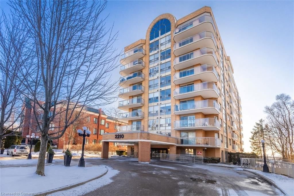 Condo/Apt Unit for sale at 304-2210 Lakeshore Road, Burlington, Central, L7R 4J9 - MLS: 40695263