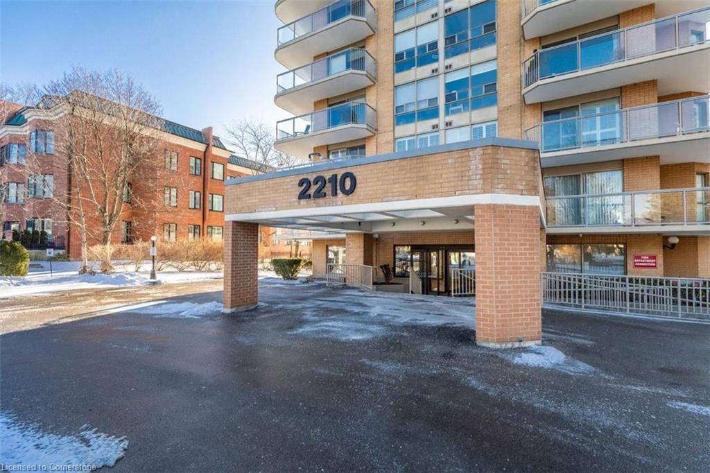 Condo/Apt Unit for sale at 304-2210 Lakeshore Road, Burlington, Central, L7R 4J9 - MLS: 40695263