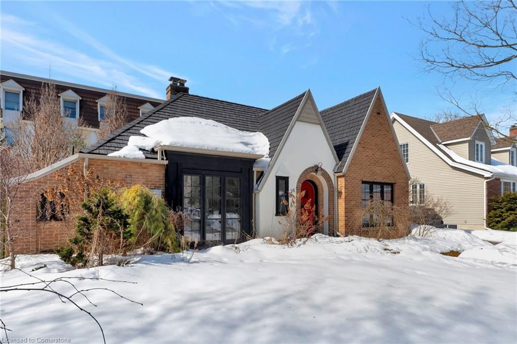 Single Family Residence for sale at 28 Centre Street, Cambridge, Glenview, Lincoln, Oak, N1R 4E5 - MLS: 40695311