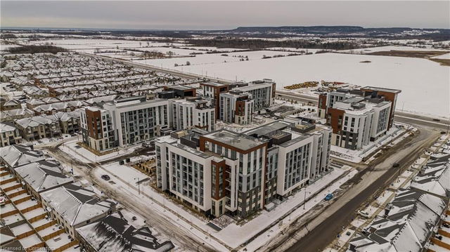 512 - 460 Gordon Krantz Ave Avenue