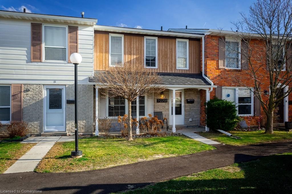 Row/Townhouse for sale at 7-2258 Upper Middle Road, Burlington, Brant Hills, L7P 2Z9 - MLS: 40695599