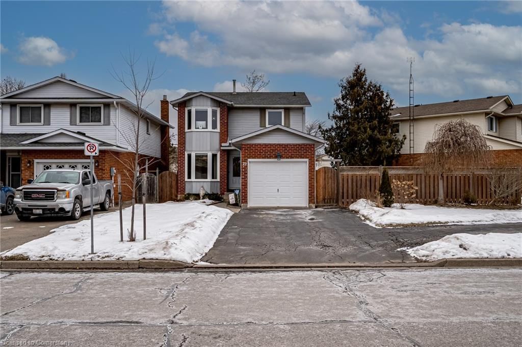 Single Family Residence for sale at 29 Capri Street, Thorold, Confederation Heights, L2V 4W7 - MLS: 40695609