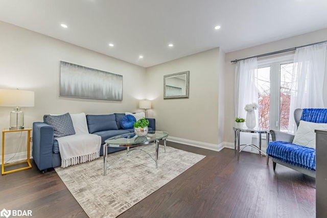 3934 Renfrew Crescent