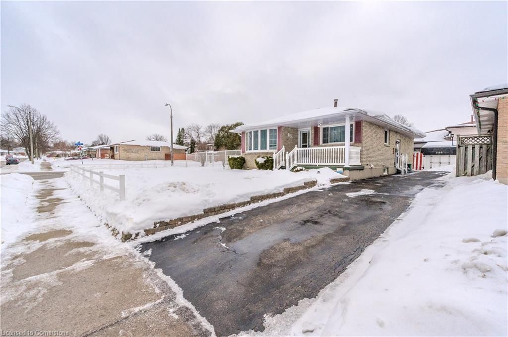 Single Family Residence sold at 260 Hazelglen Drive, Kitchener, Victoria Hills, N2M 2E7 - MLS: 40696237