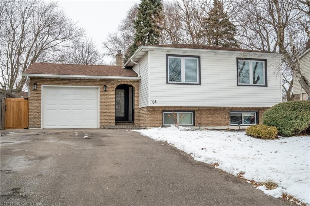 Single Family Residence sold at 104 Darlington Drive, Hamilton, Gilbert, L9C 2L9 - MLS: 40696294