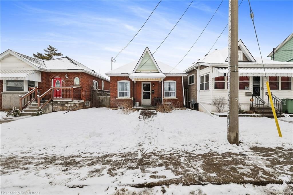 Single Family Residence for sale at 42 Ellis Avenue, Hamilton, Crown Point, L8H 4L7 - MLS: 40696574