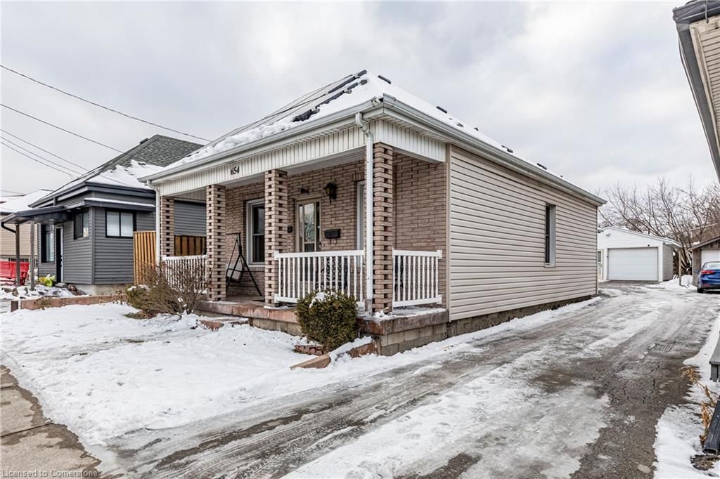 Single Family Residence sold at 654 Upper Wellington Street, Hamilton, Centremount, L9A 3R1 - MLS: 40696733