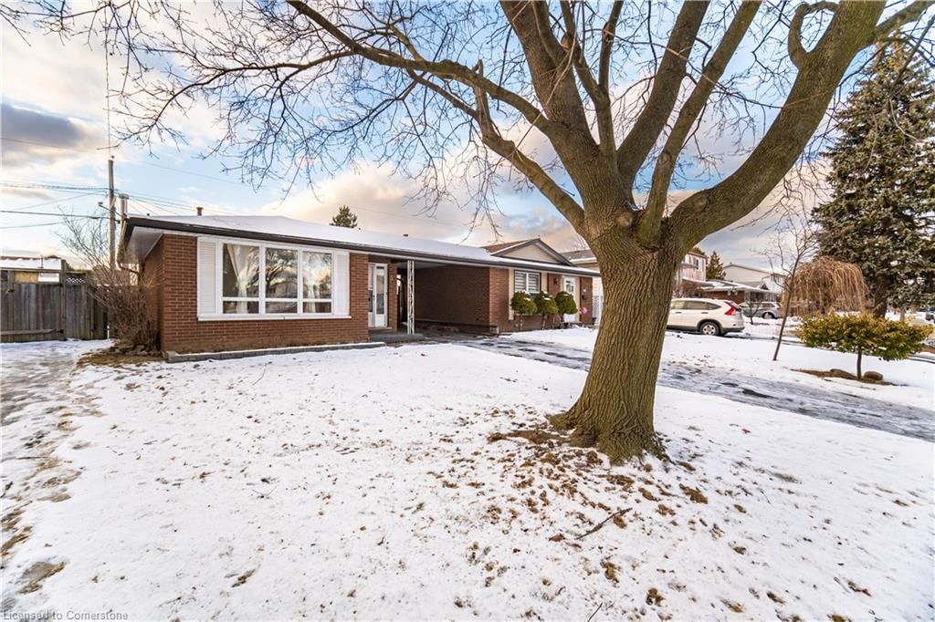 Single Family Residence for sale at 50 Fairway Drive, Hamilton, Vincent, L8K 5L4 - MLS: 40696946