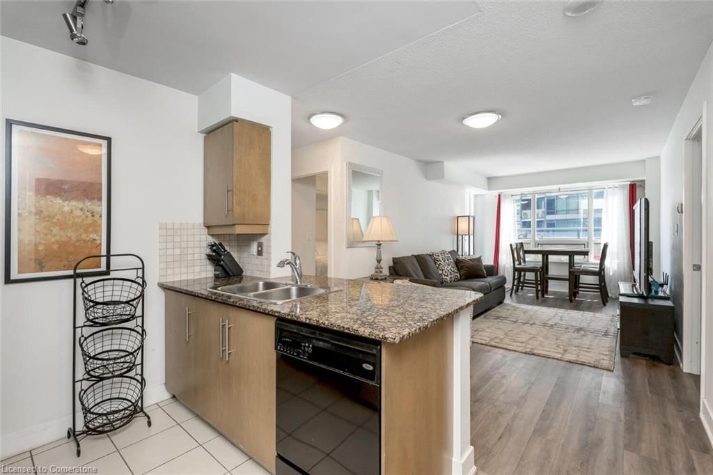 517-20 Blue Jays Way, Toronto, view 12