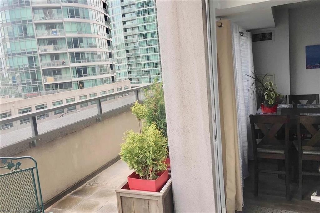 517-20 Blue Jays Way, Toronto, view 22