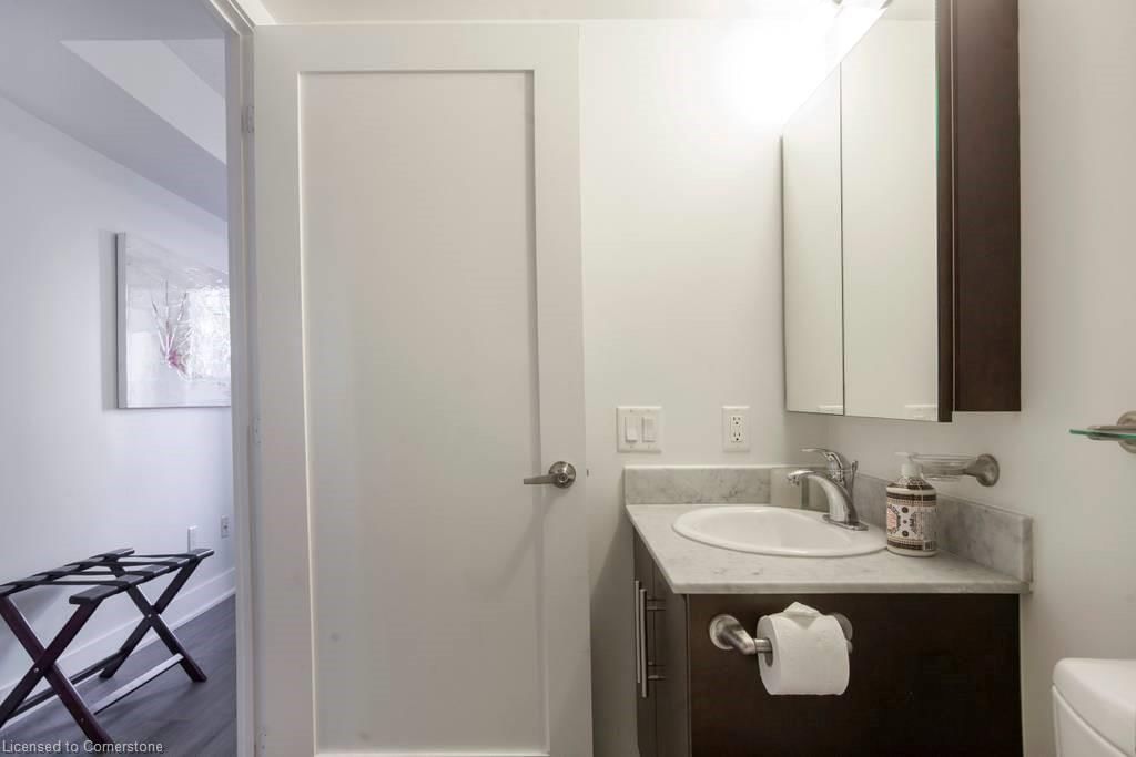 517-20 Blue Jays Way, Toronto, view 32