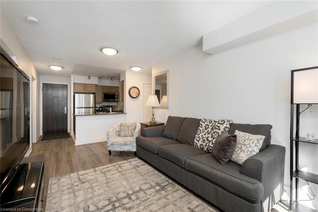 517-20 Blue Jays Way, Toronto, view 4