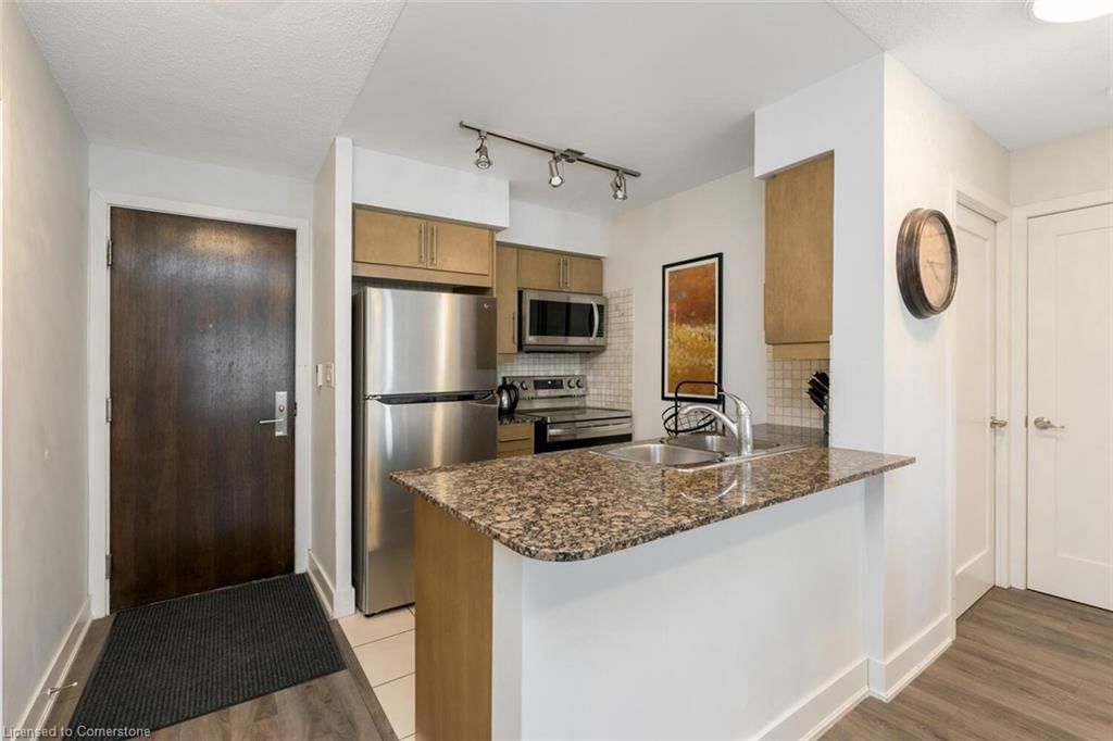 517-20 Blue Jays Way, Toronto, view 8