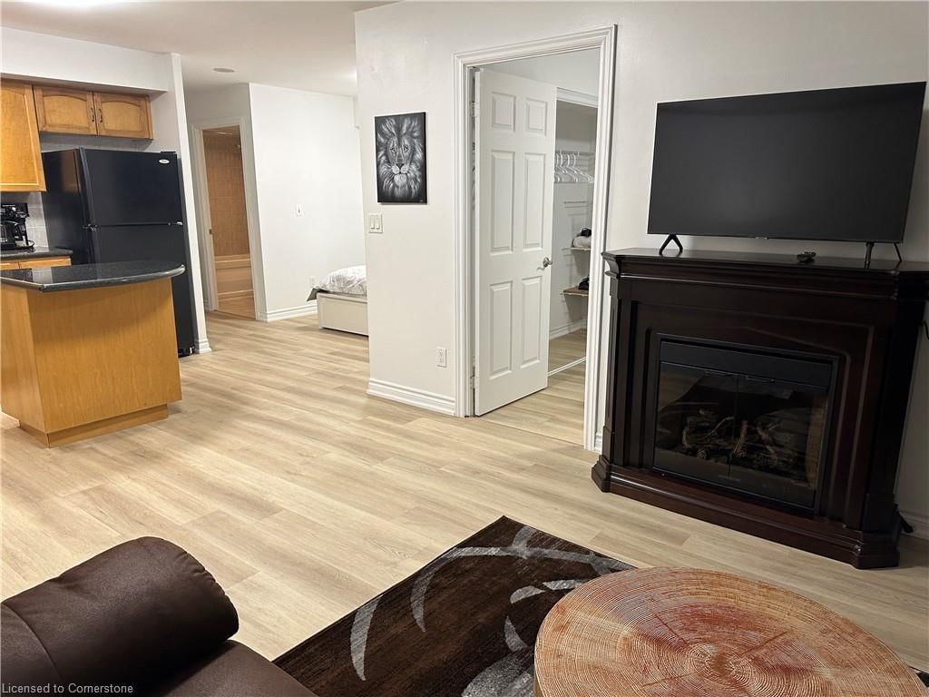 436-250 Wellington Street, Toronto, view 16